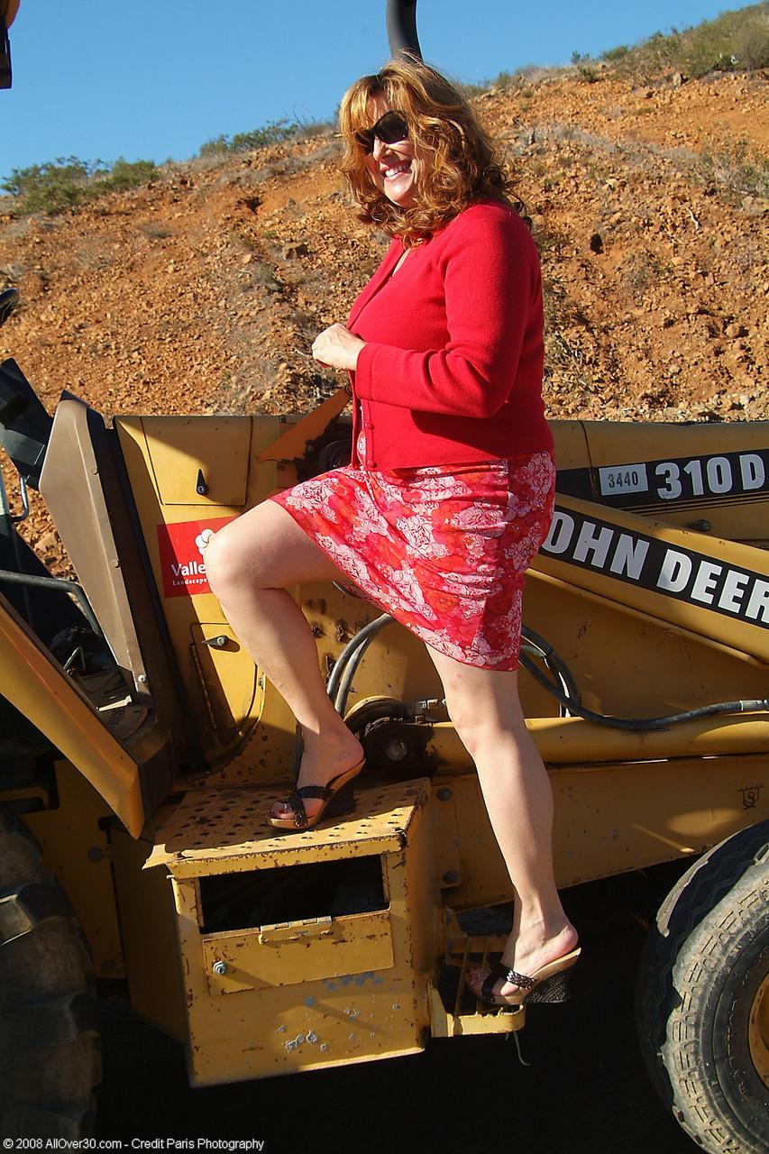 Mature amateur Marishka shows her chubby body and big tits on a tractor(2)