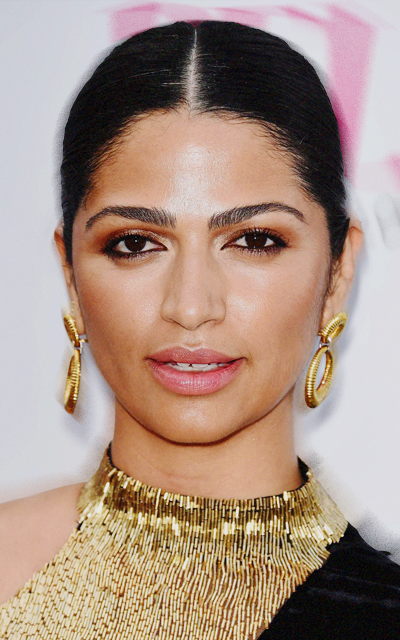 Camila Alves DYILR7bS_o