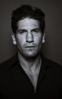 Jon Bernthal  YMoO4Hvf_o