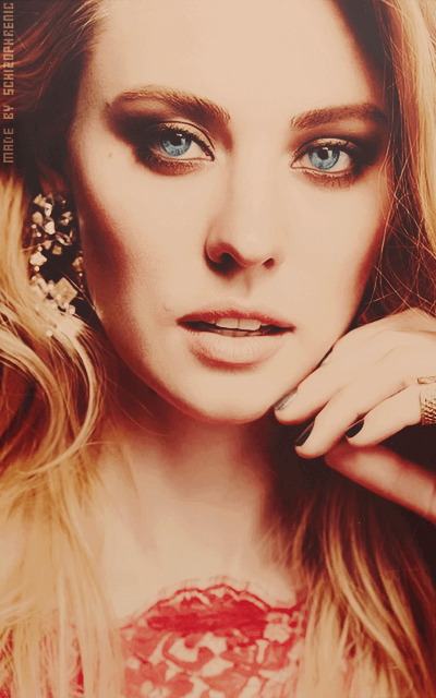 Deborah Ann Woll YPiZKrSD_o