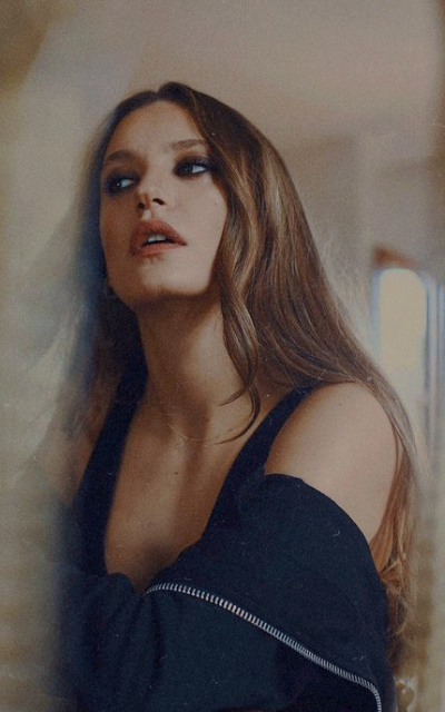 Serenay Sarikaya DNJBd7KB_o