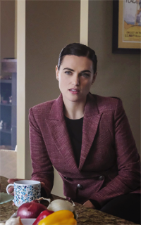 Katie McGrath WZl8LpbQ_o