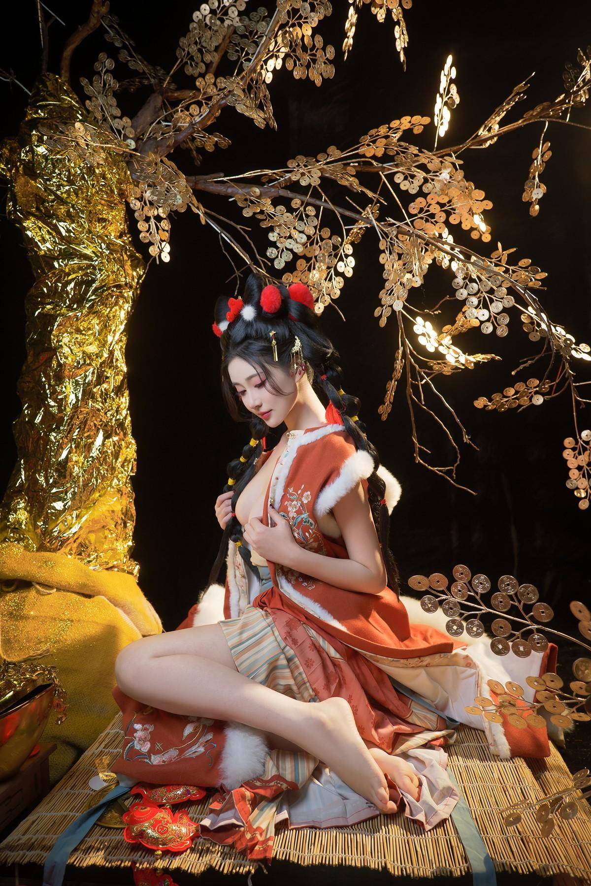年年Nnian, ヌード写真集 Golden Tree(3)