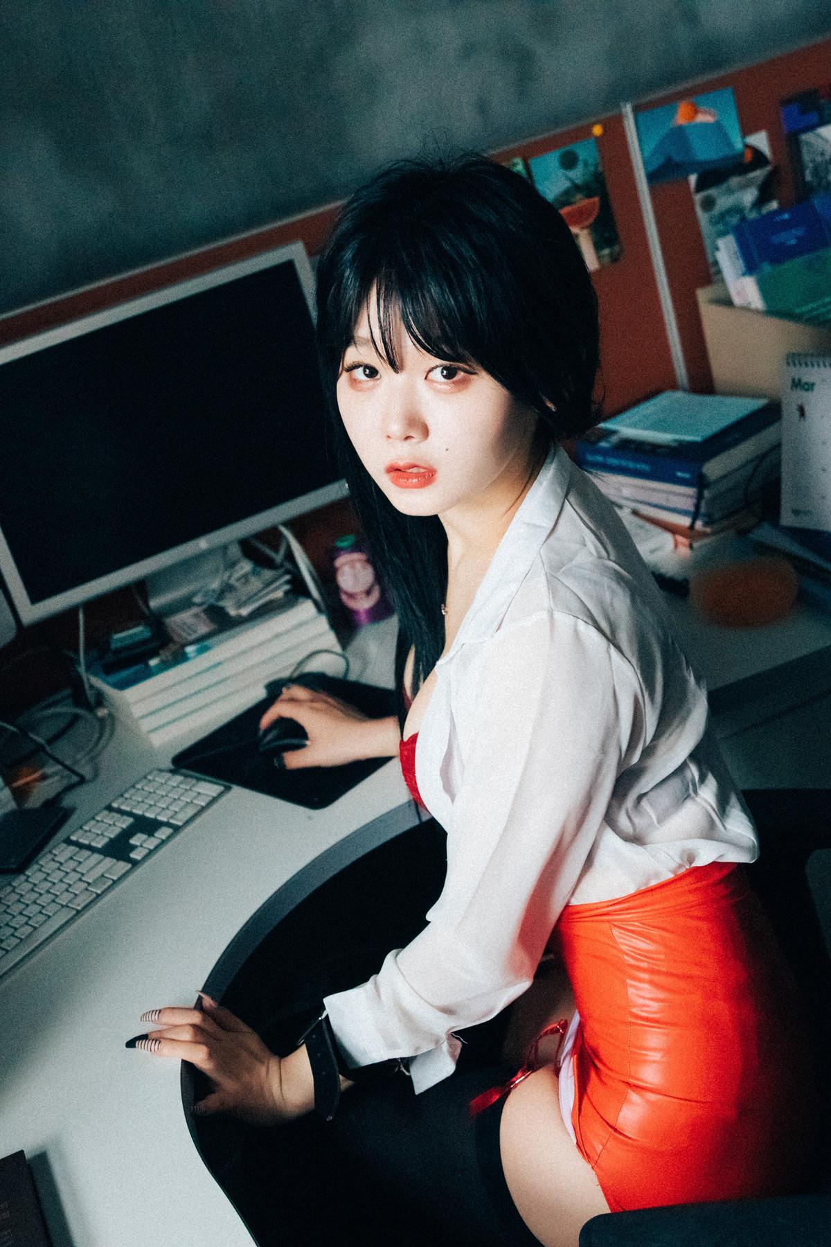 ZIA.Kwon 권지아, Loozy ‘Office Slave’ Set.05(28)