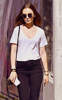 Lily Collins - Page 8 8cuJtHfE_o