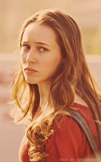 Alycia Debnam-Carey UcRaF5W4_o