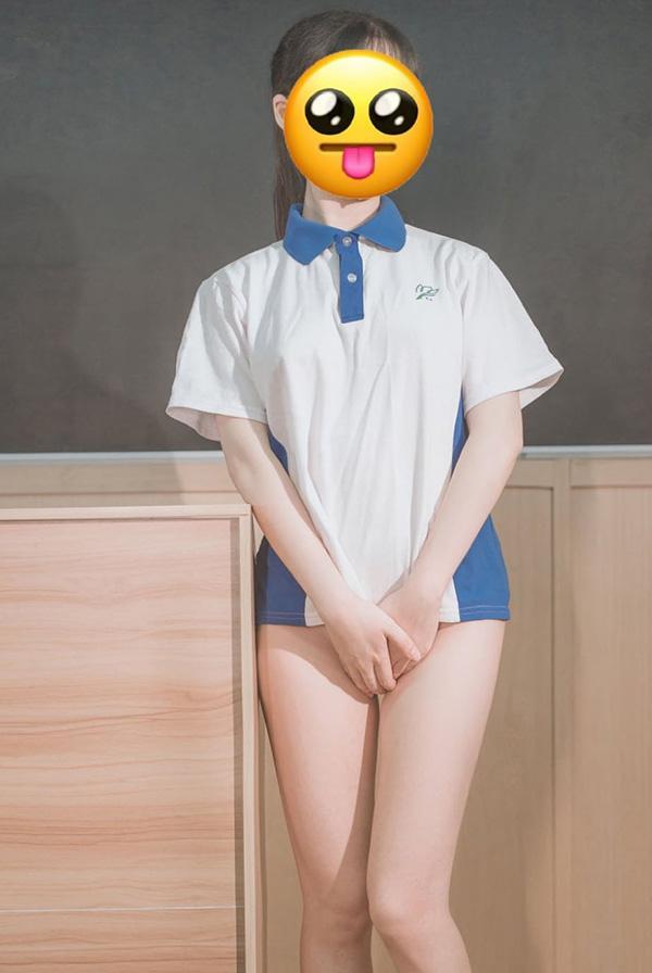 摄影师鹿初少女系列巨乳制服学妹之教室(14)