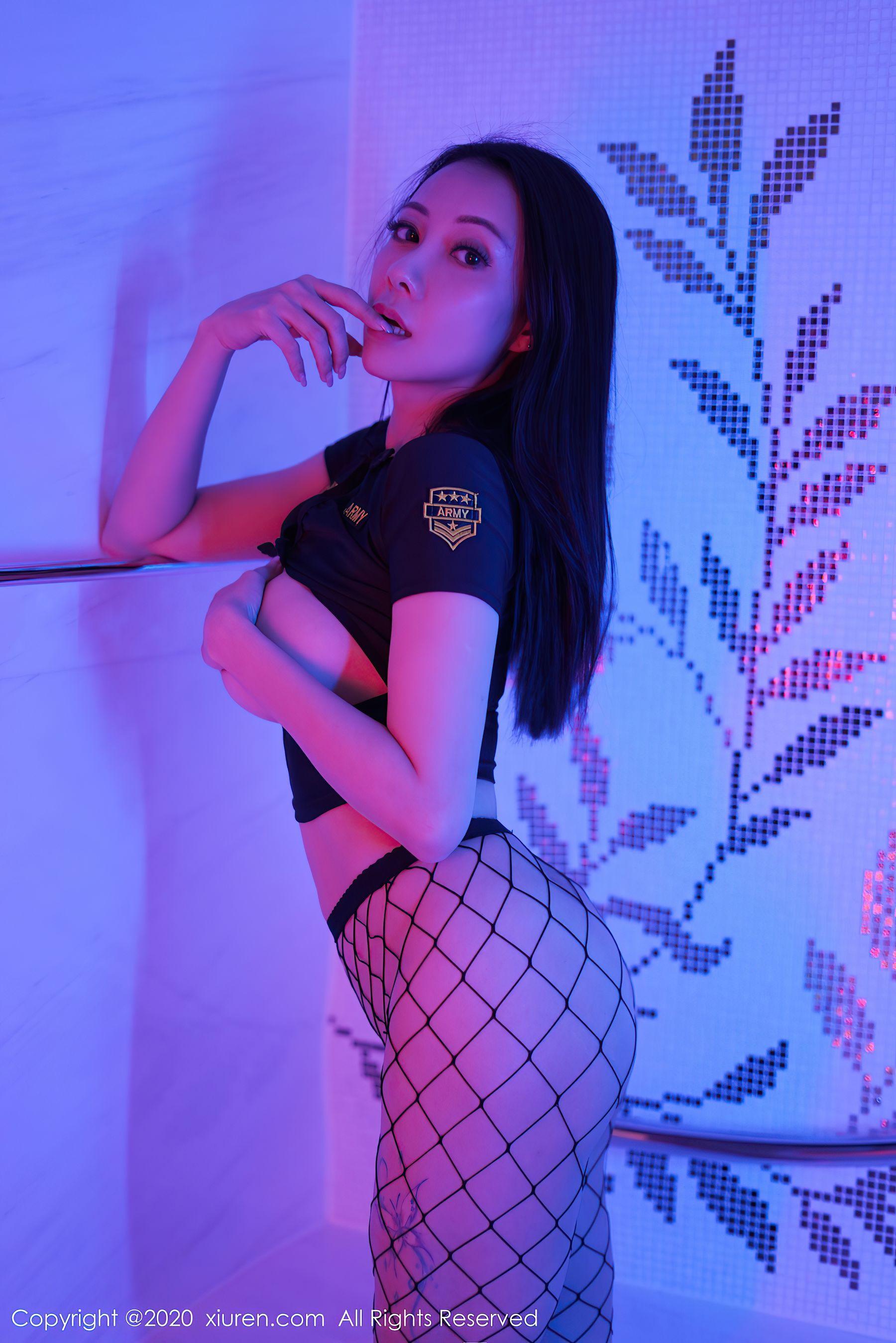 [秀人XiuRen] No.2681 果儿Victoria – 魅惑警花制服系列(34)