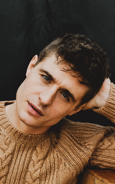 Max Irons BTUjxT2t_o