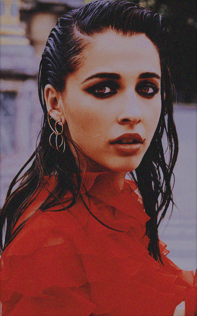 Naomi Scott 9hS25ojz_o