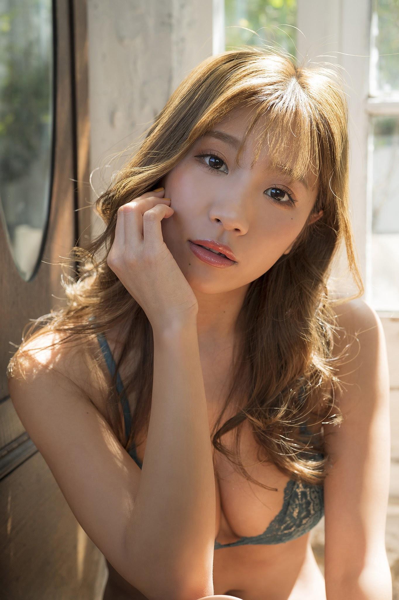 Aya Hazuki 葉月あや, Young Magazine ヤンマガWeb 2020.10.06(7)