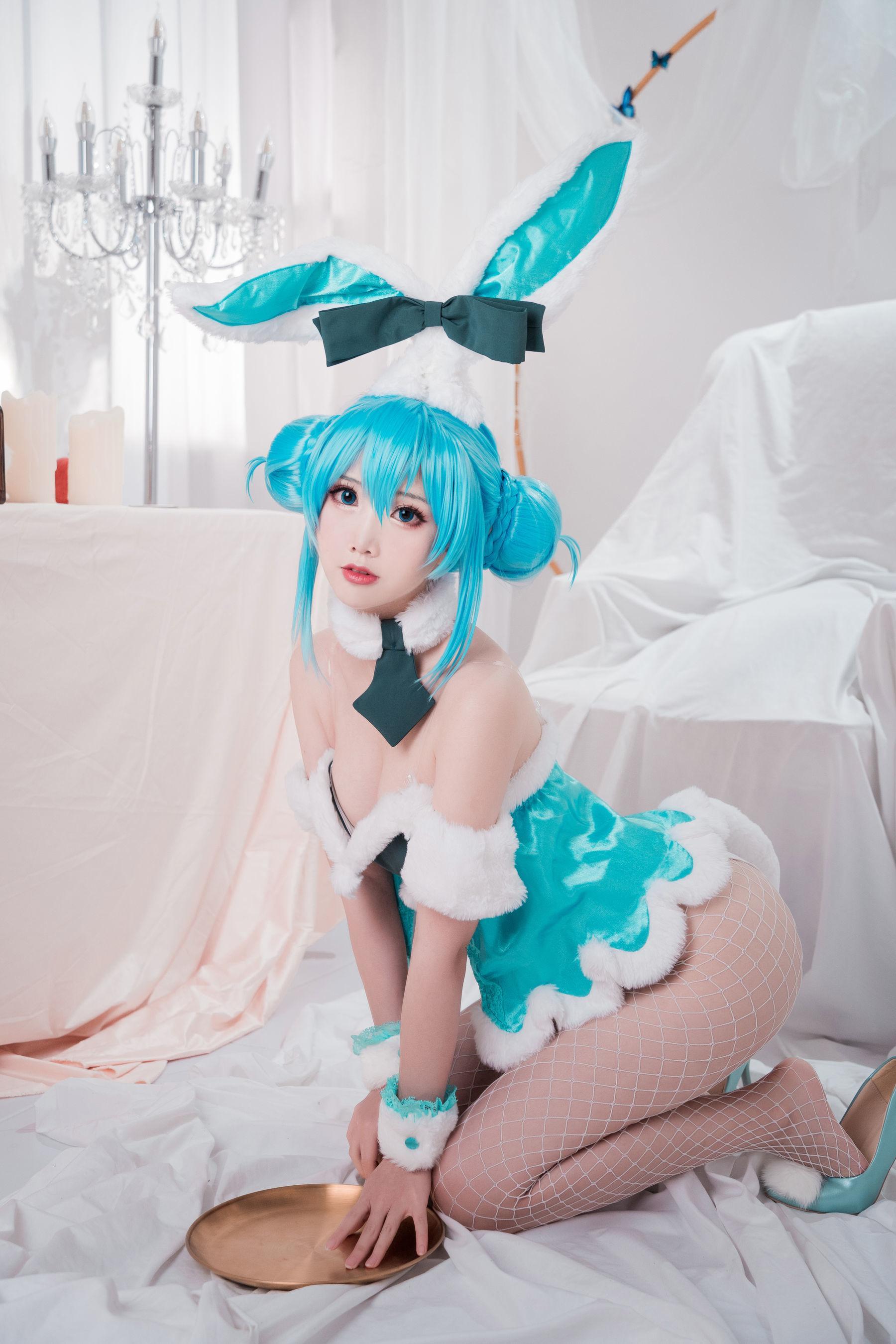 [网红COSER] 面饼仙儿 – 初音兔女郎 写真集(13)