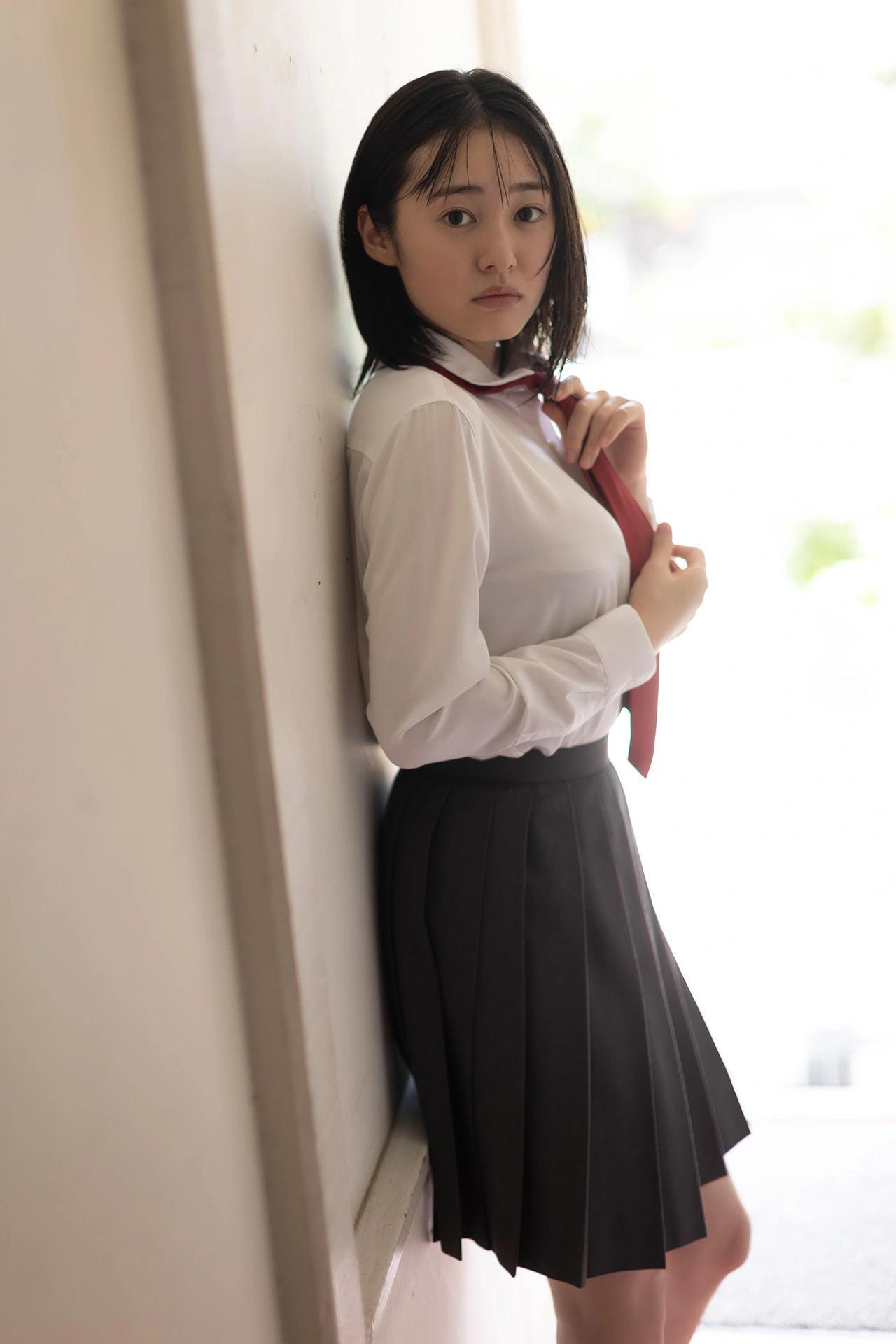 Miu Shirahama 白濱美兎, FLASHデジタル写真集 「ちょっぴりオトナ」 Set.03(5)