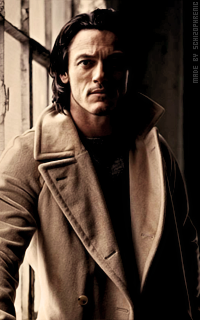 Luke Evans AcFSR4wr_o