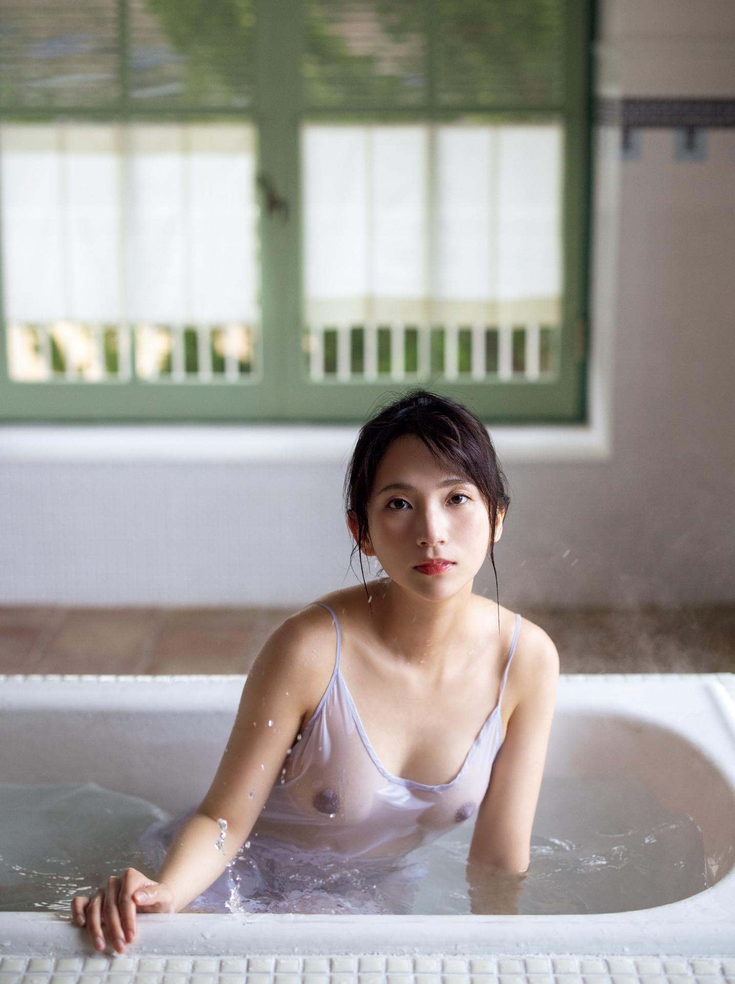 Miho Machiyama 街山みほ, ヌード写真集 『Phantom』 Set.03(21)