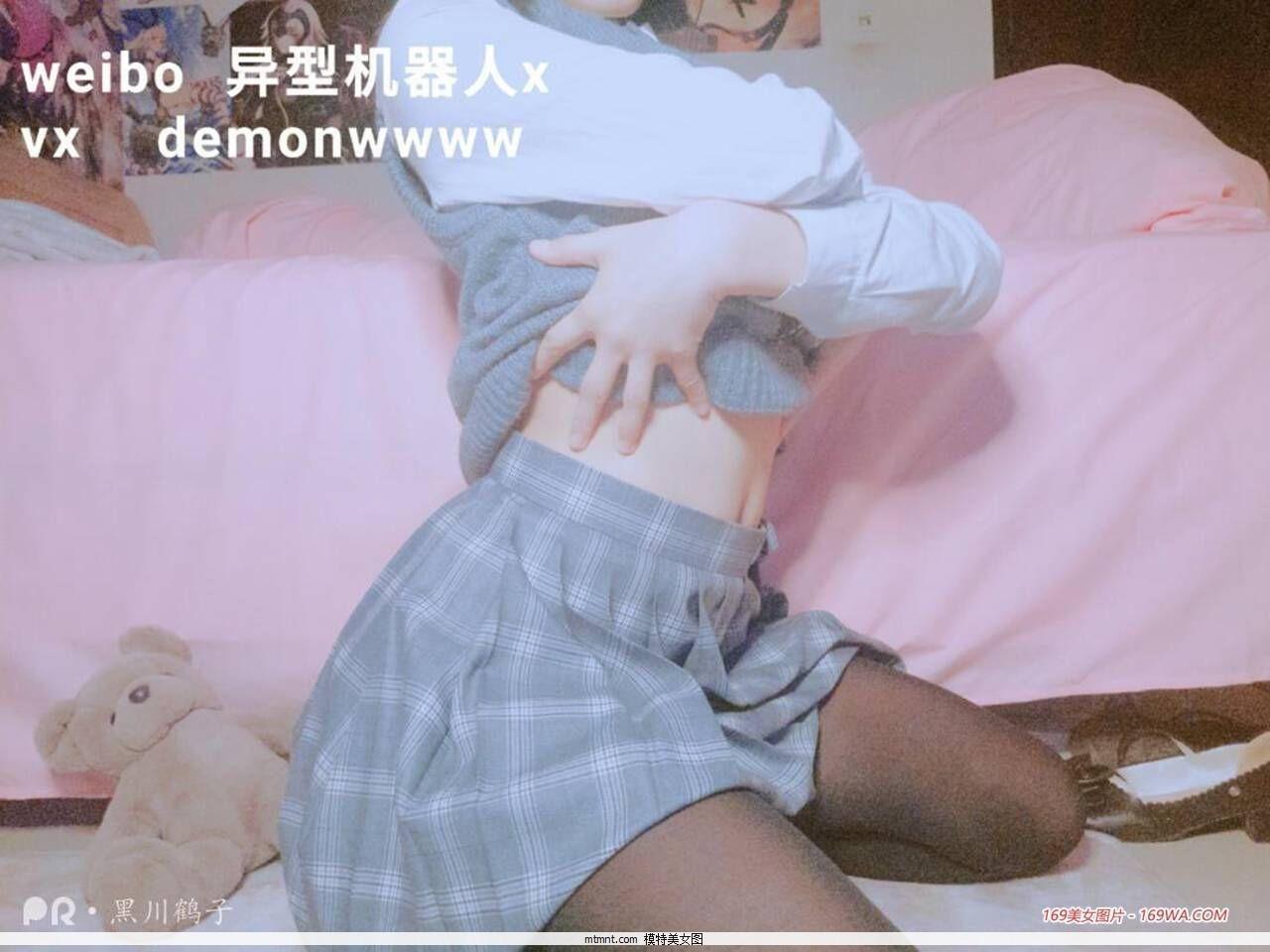 萝莉美眉叙事性自拍套图(38)