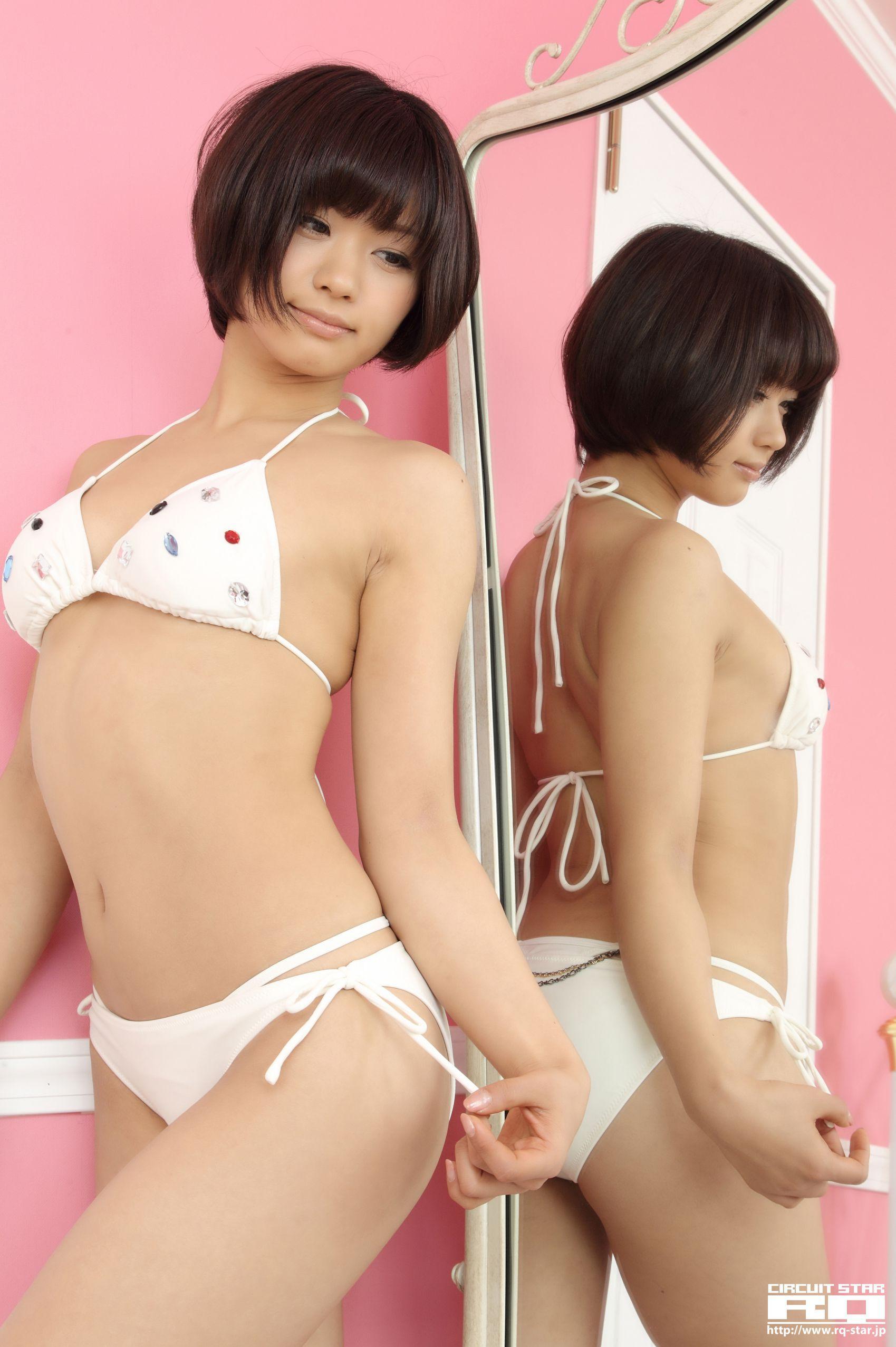 [RQ-STAR] NO.00609 安枝瞳 Hitomi Yasueda Swim Suits 写真集(63)