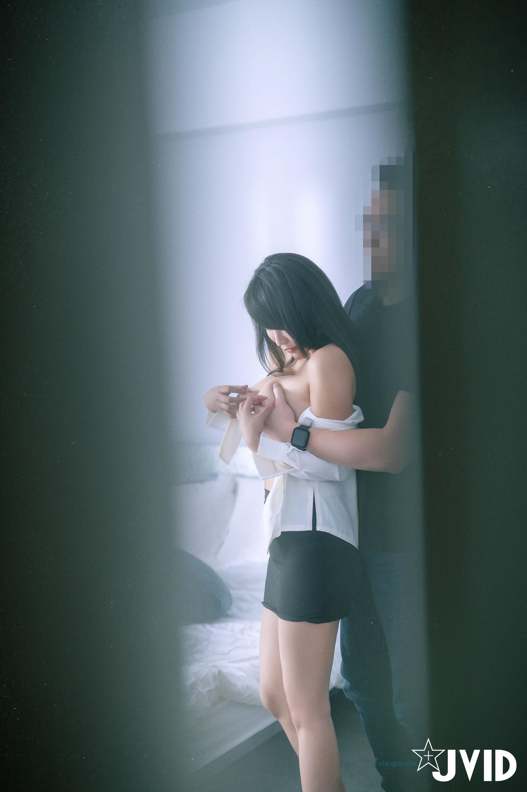 JVID 乐乐《秘书制服巨乳OL 究极蜜桃臀》(65)