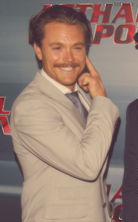 Clayne Crawford - Page 2 WTJdrYSy_o