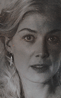 Rosamund Pike RM2eGVgz_o