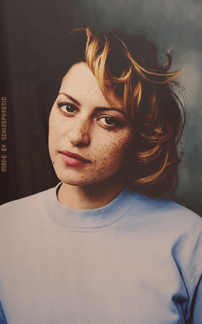 Alia Shawkat YW6IuIvv_o