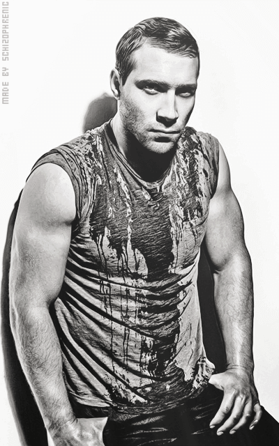 Jai Courtney FBHwhbyF_o