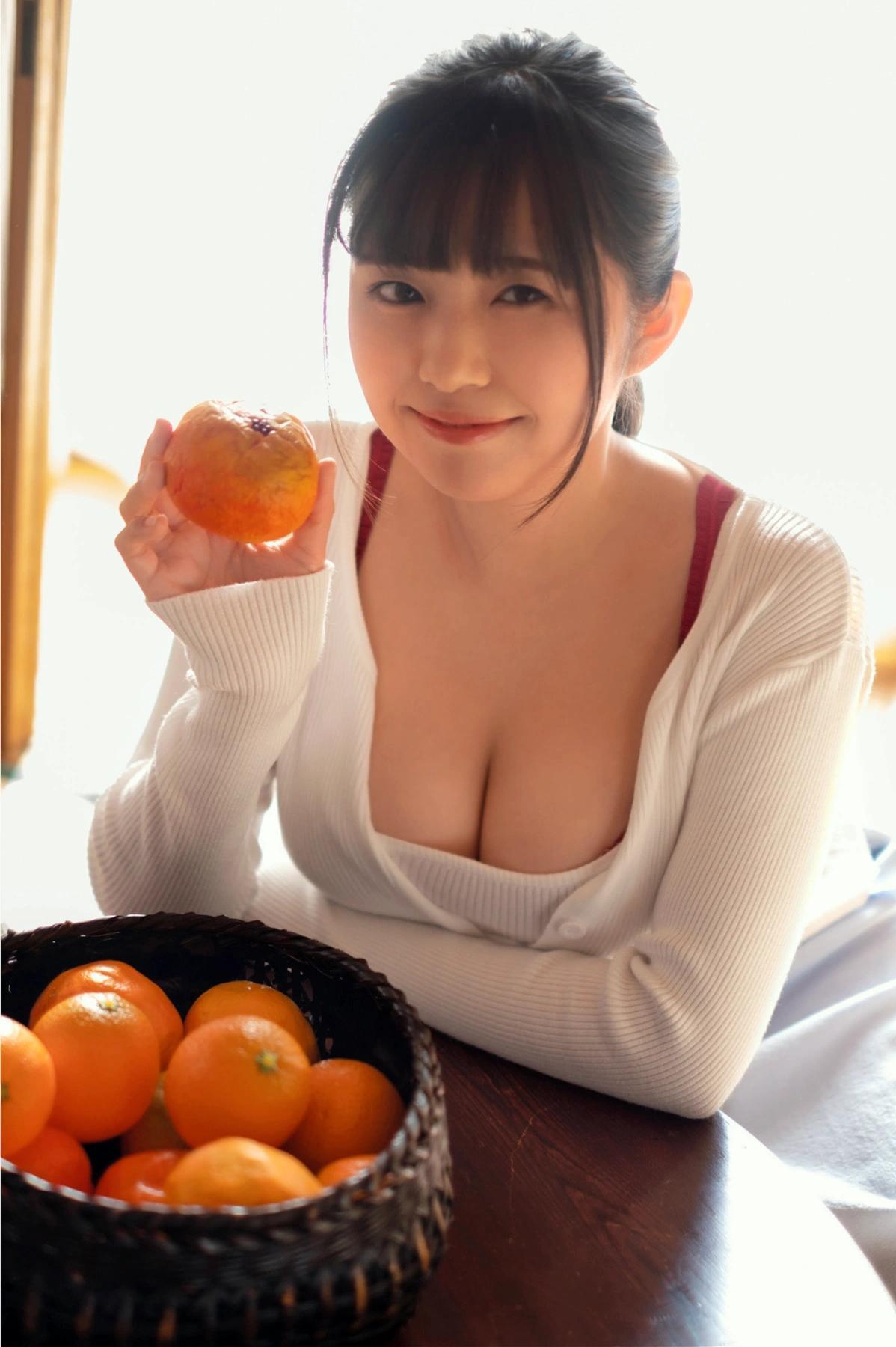 Maya Kikuchi 菊池まや, グラビア写真集 君の視線に焦がされて(5)