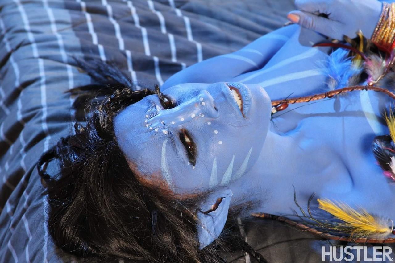 Cosplay beauty Misty Stone takes cock in nothing but blue body paint(3)