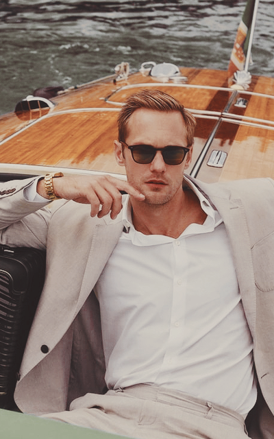 Alexander Skarsgard  - Page 2 ME8cG5pk_o