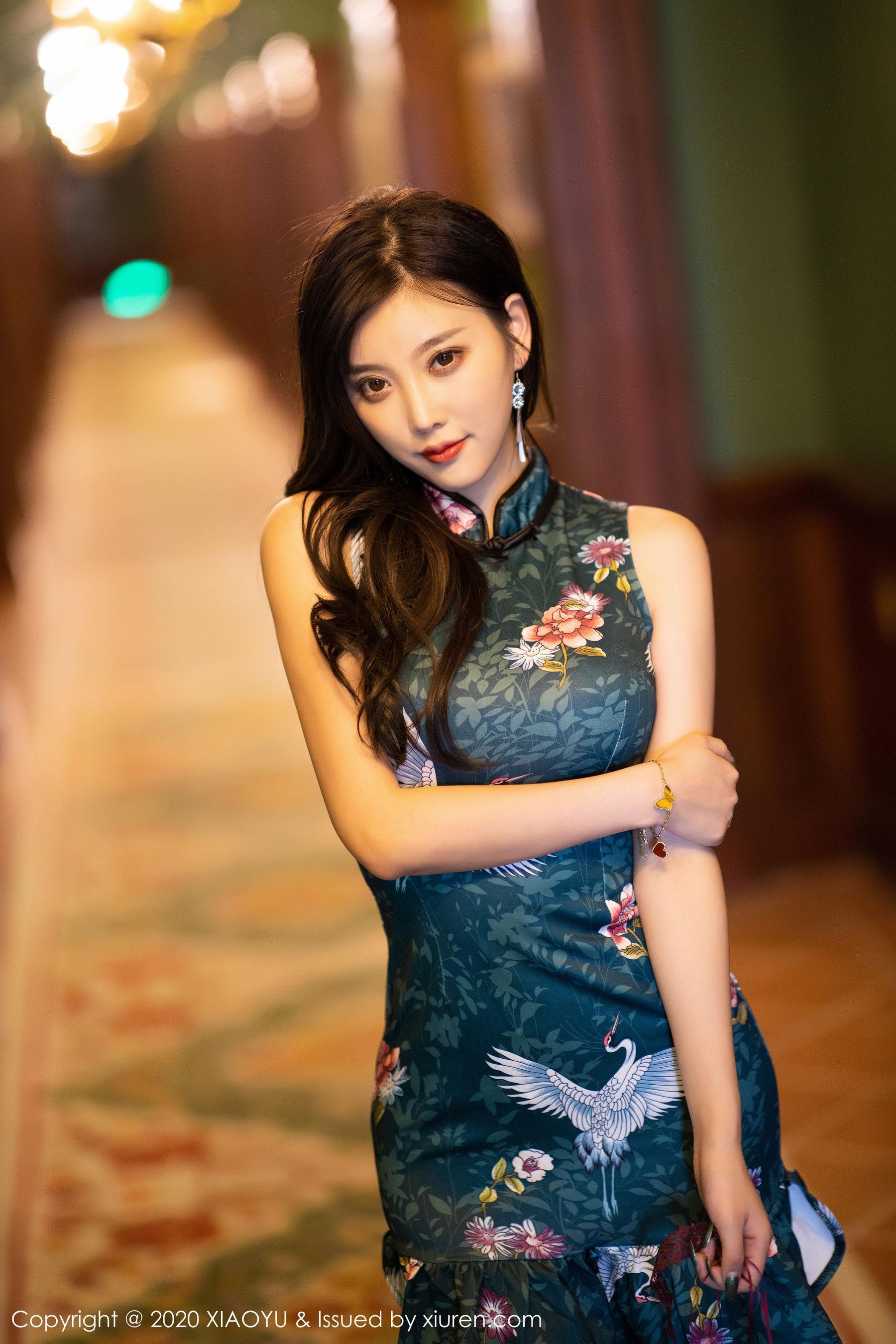 杨晨晨sugar《古典旗袍+黑丝高跟系列》 [语画界XIAOYU] Vol.247 写真集(16)