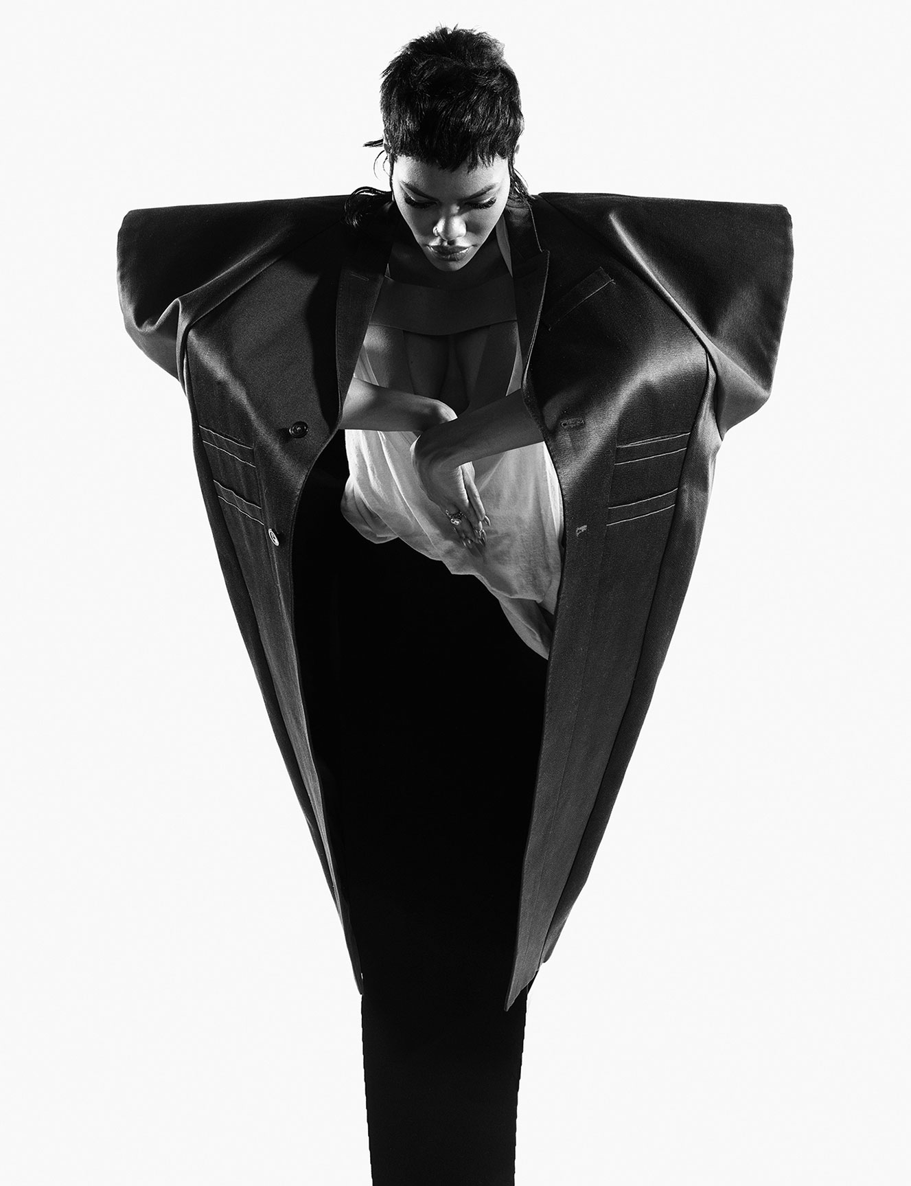 Teyana Taylor by Mario Sorrenti / i-D Magazine summer 2020 Тейяна Тейлор в хаос-выпуске журнала i-D, лето 2020 / фото 07