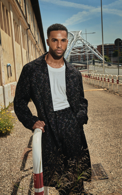 black - Lucien Laviscount AWL0u4pZ_o