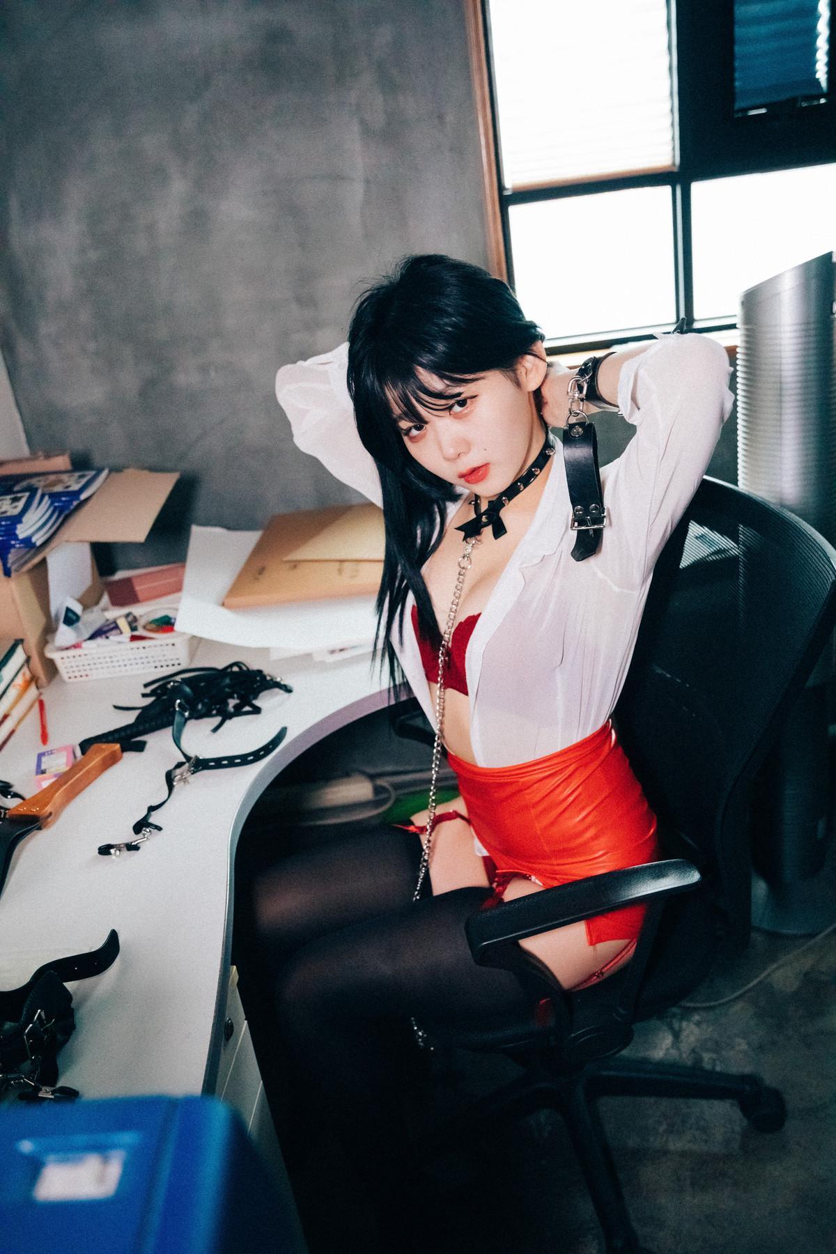 ZIA.Kwon 권지아, Loozy ‘Office Slave’ Set.01(24)