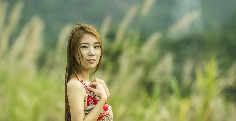 美女抹胸民族风情写真妩媚妩媚尽显魅力(21)