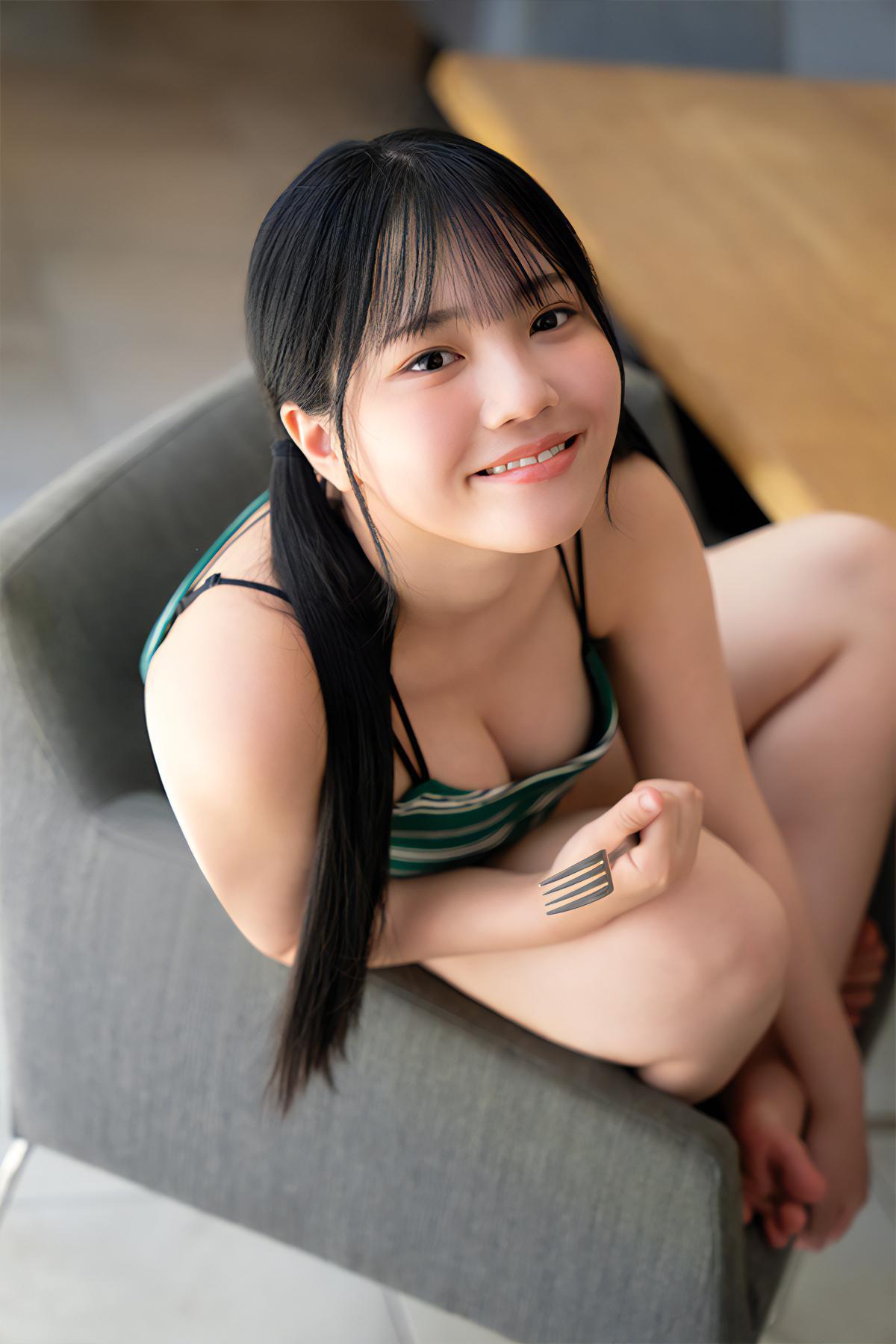 Suzu Suzuhara 鈴原すず, Young Gangan 2023 No.20 (ヤングガンガン 2023年20号)(14)