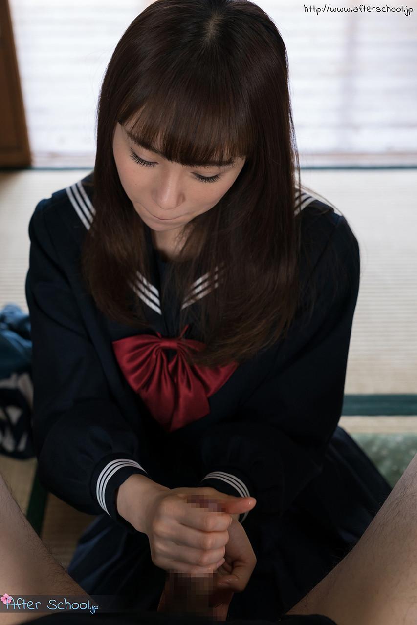 Japanese schoolgirl removes over the knee nylons before giving a footjob(4)