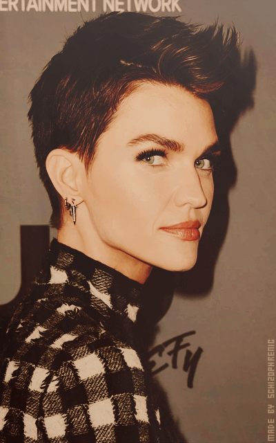 Ruby Rose PhpqUave_o