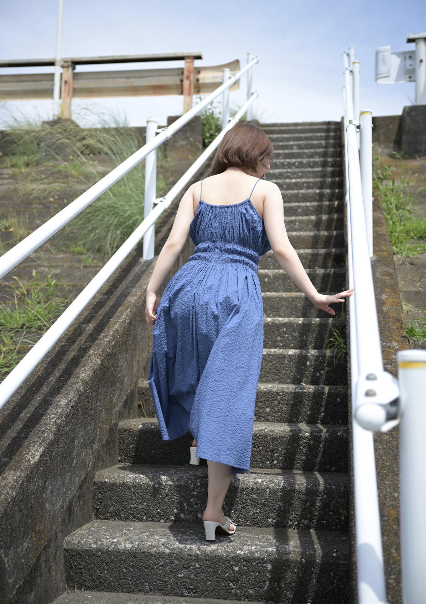 Riho Shishido 宍戸里帆, 週刊現代デジタル写真集 「現役女子大生のマシュマロ巨乳」 Set.03(5)