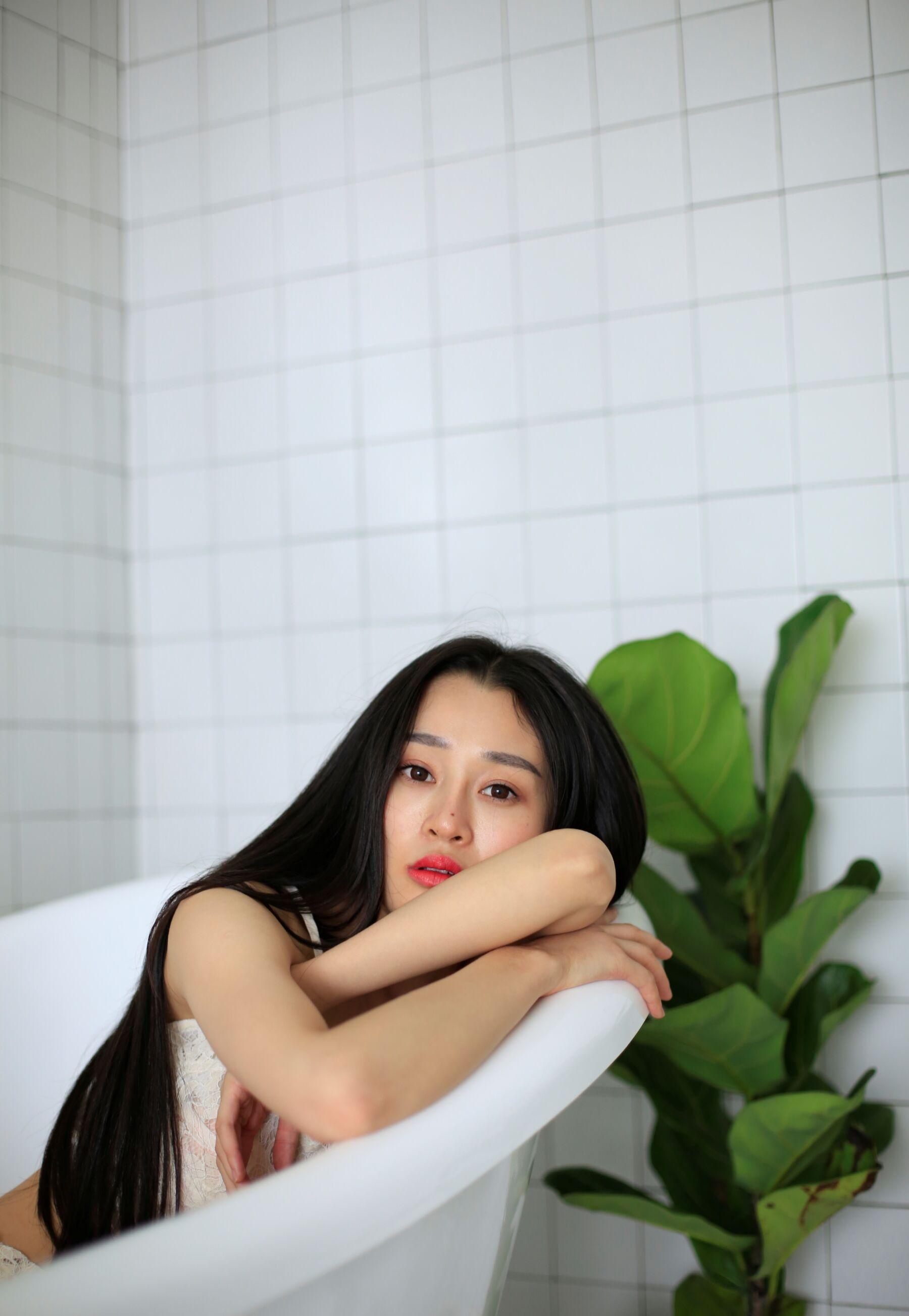 国模套图 素人私房流出(490)