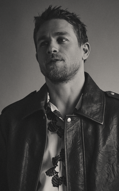 Charlie Hunnam - Page 2 2pXL1stt_o