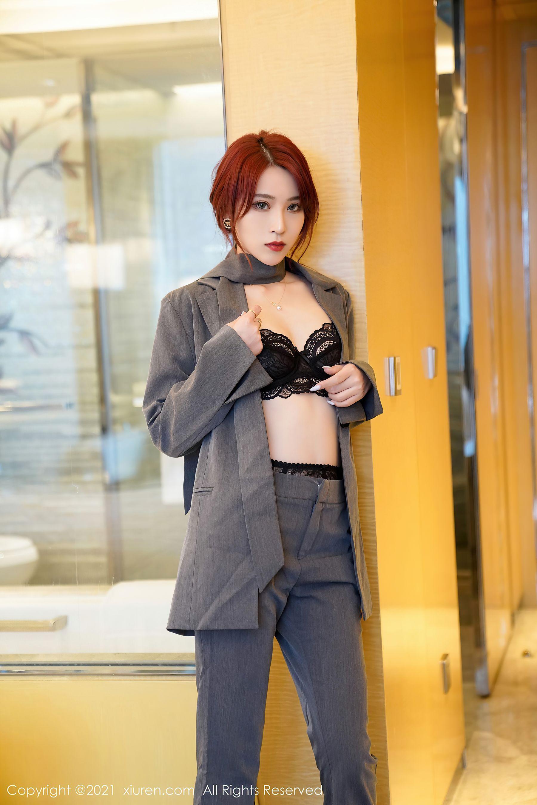 [秀人XIUREN] No.3368 周慕汐baby – 经典职场职业OL制服(13)