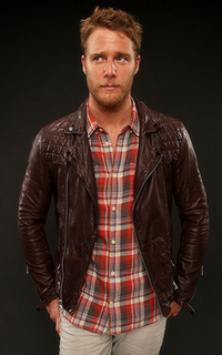 Jake McDorman - Page 2 WFQmSL03_o