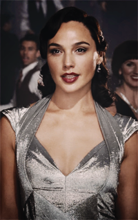 Gal Gadot D3bdBZSD_o