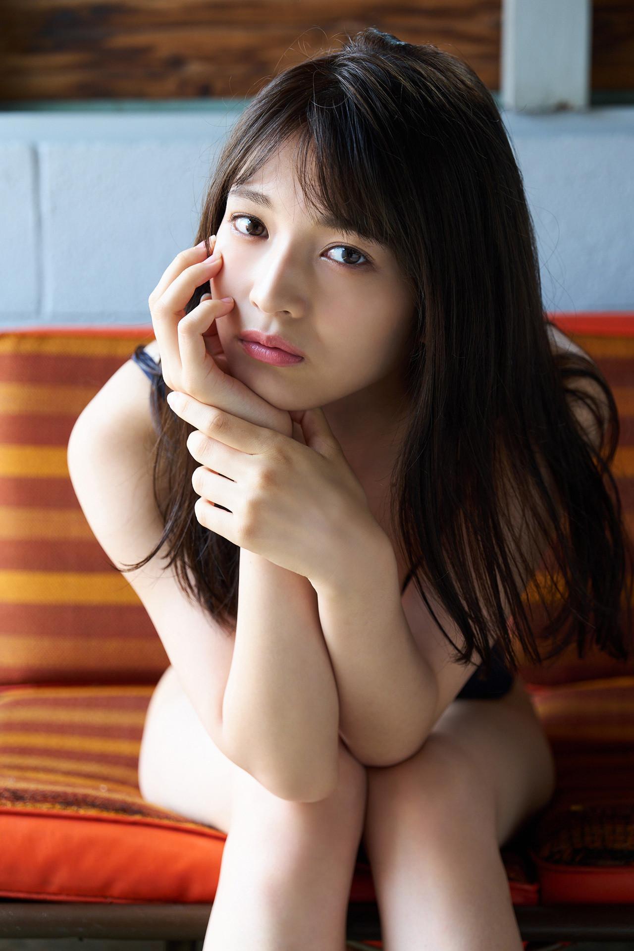 Nanako Kurosaki 黒嵜菜々子, FLASHデジタル写真集　「18歳、原石、輝く」 Set.01(26)