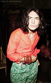 Ezra Miller I2Q2TM26_o