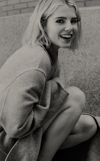 Lucy Boynton V8Leownm_o