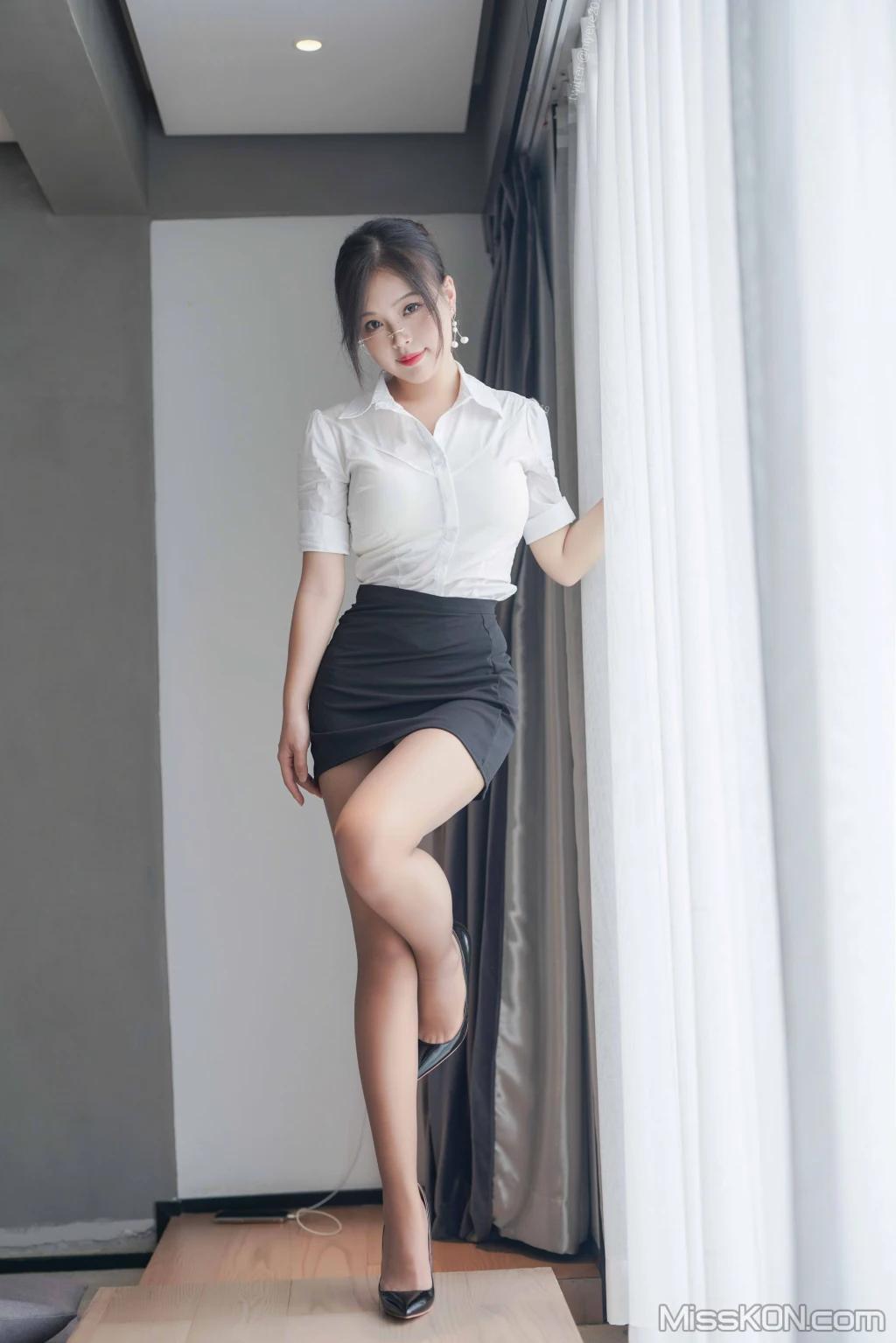 Coser@白烨: 秘书的私人时间2.0 (72 photos )(11)