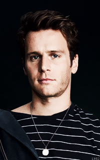 Jonathan Groff 78MAOZM3_o