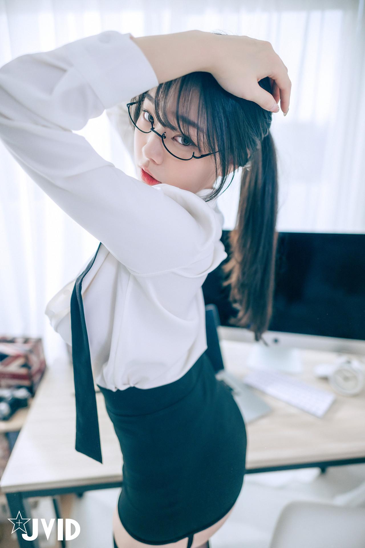 JVID 苡昕Slivia – 超巨乳女秘書 Set.01(24)
