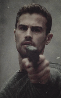 Theo James  Py3ZMiq0_o